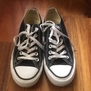 Converse black lightly worn